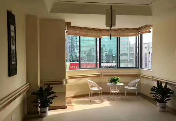 勞恩色彩，讓你的世界五彩繽紛