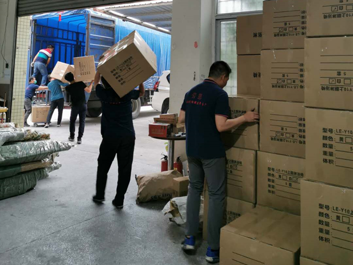 發(fā)貨 發(fā)貨~~~衛(wèi)生間無障礙扶手、無障礙折疊椅凳整車發(fā)貨啦！
