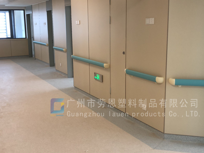 【浙江寧波】醫(yī)院的走廊上為什么兩側(cè)都有一排防撞扶手？