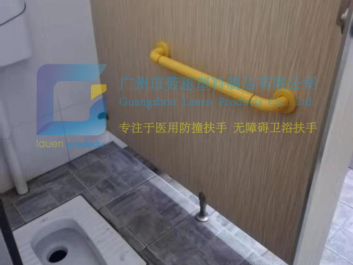 無障礙扶手等許多無障礙設施無法真正使用