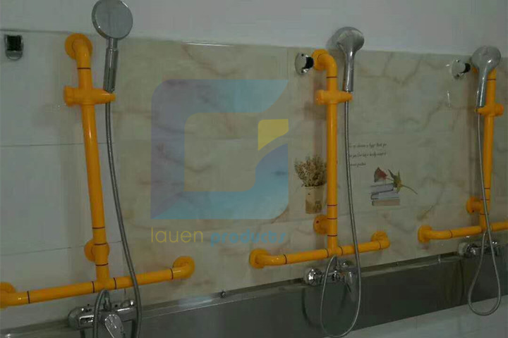 安裝安全衛(wèi)浴扶手的作用這么大，一定要記住了
