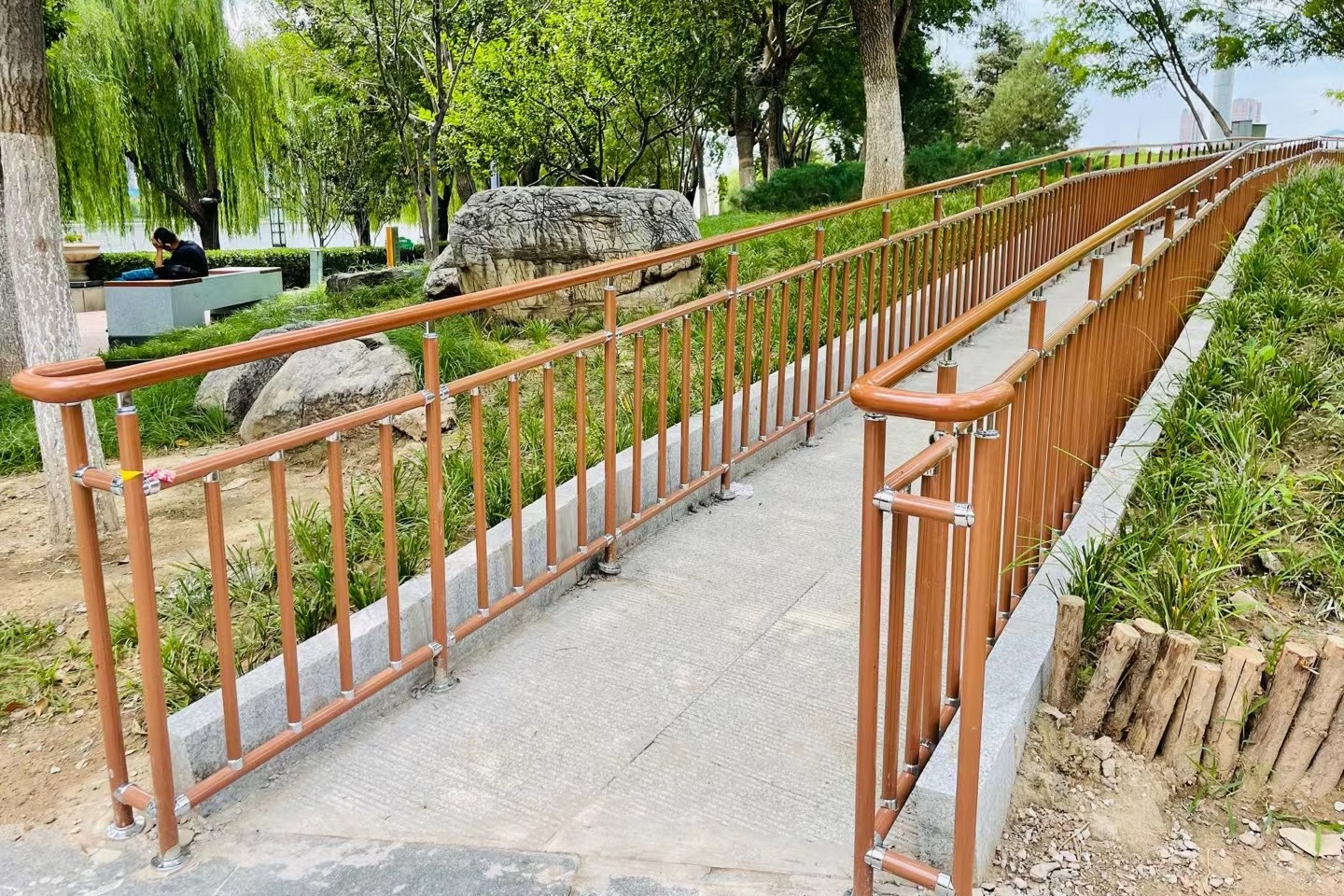 別家的樓梯護(hù)欄好不好我不知道？勞恩家的樓梯樹(shù)脂護(hù)欄一定好